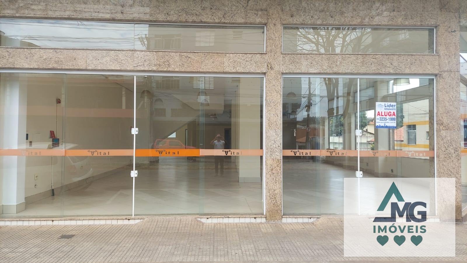 Comercial para alugar com 2 banheiros e 270m² no Jardim Santa Tereza, Três Corações (MG) — foto 3 de 9