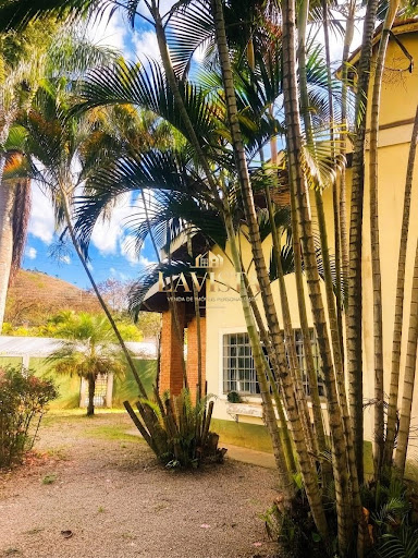 IMAGEM DA LATERAL DA CASA 