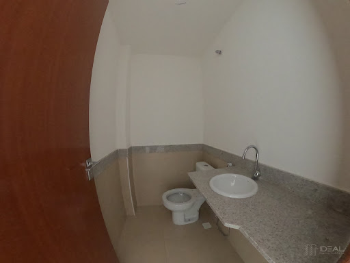 Apartamento com dois quartos à venda da Av. Alberto Torres em Campos RJ 