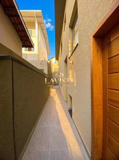 IMAGEM DA LATERAL DA CASA