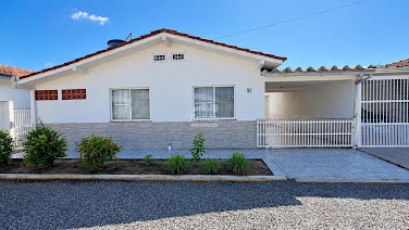 Casa em Balneário Costa Azul - Matinhos, PR