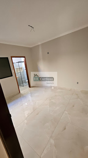 Casa à venda em São José, Franca: 3 dormitórios, 1 suíte, 2 banheiros por R$ 449.900.