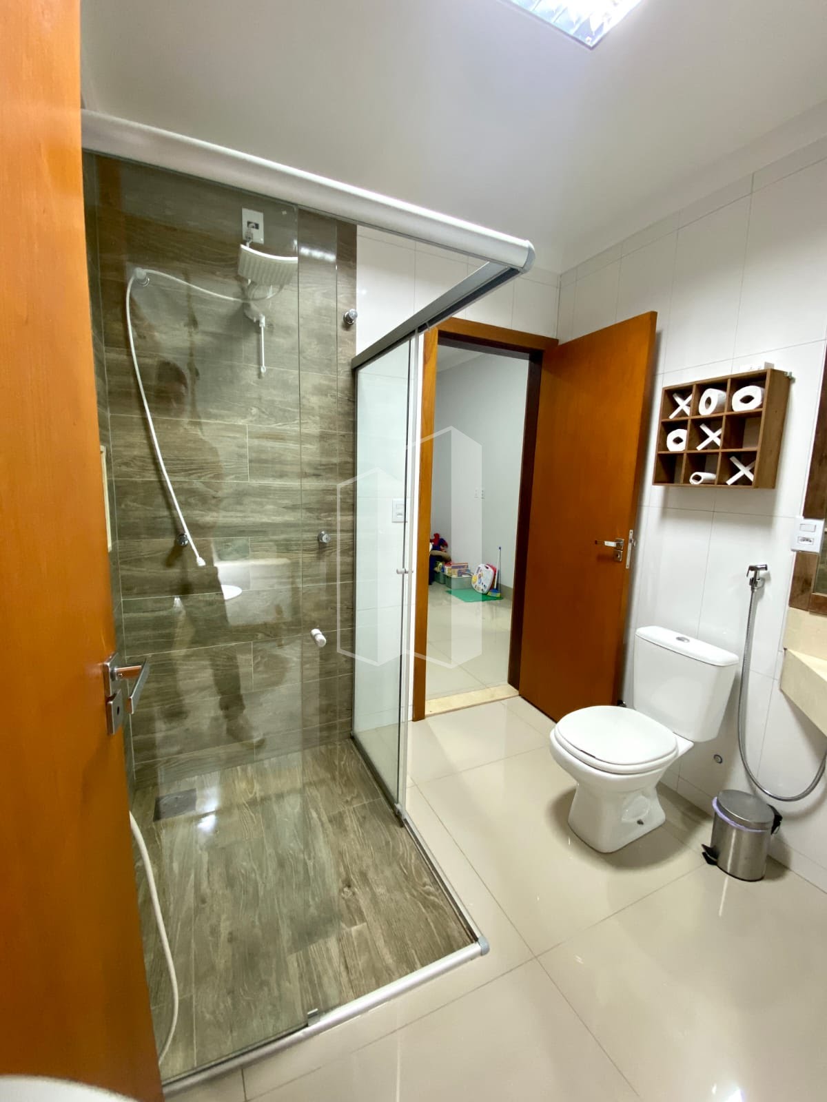 Casa à venda com 4 quartos, 4 suítes, 4 vagas e 320m² no Jardim Venezuela, Morrinhos (GO) — foto 27 de 30