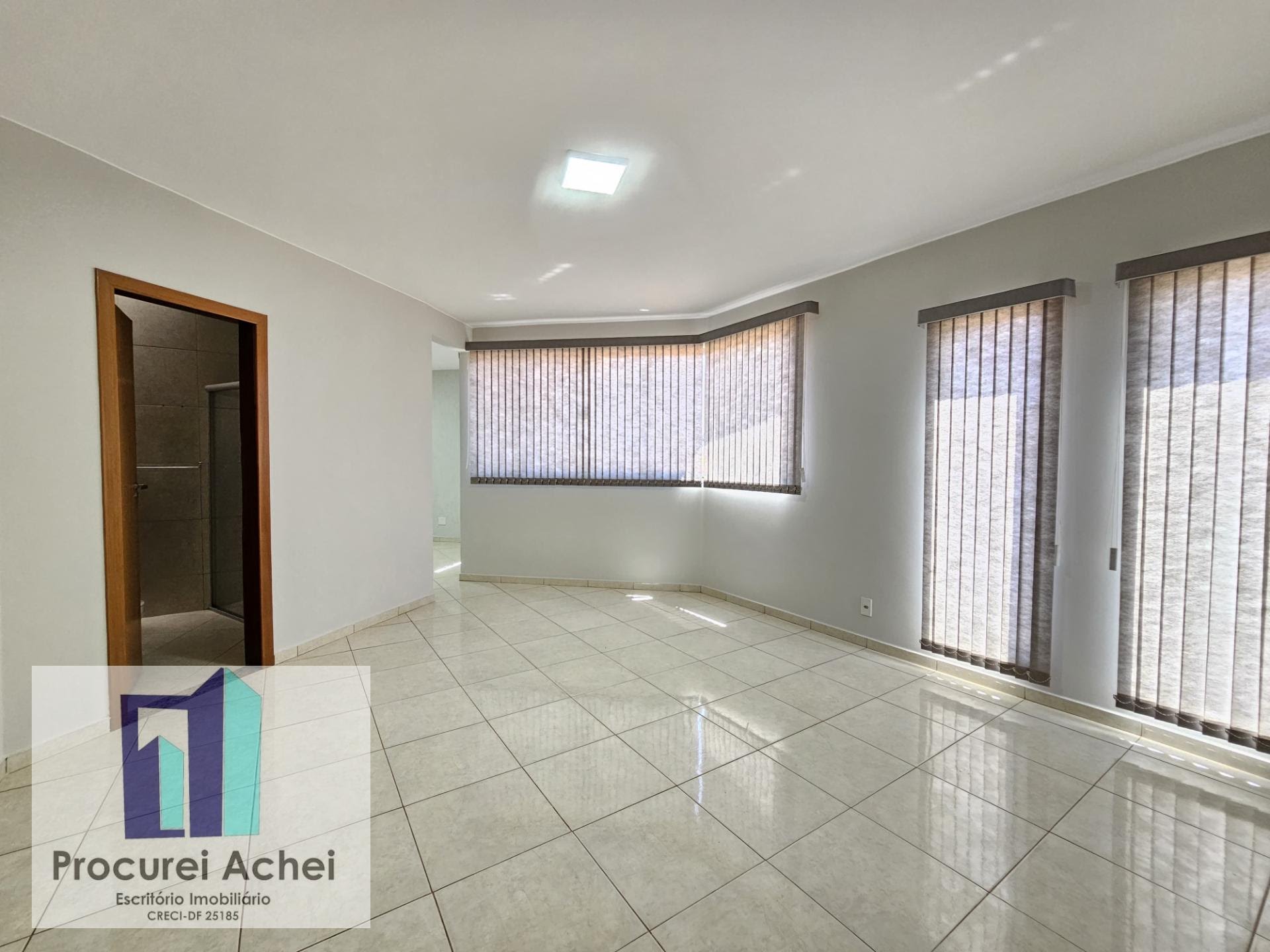 Casa à venda com 5 quartos, 2 suítes, 4 vagas e 300m² no Setor Tradicional (planaltina), Planaltina (DF) — foto 10 de 23