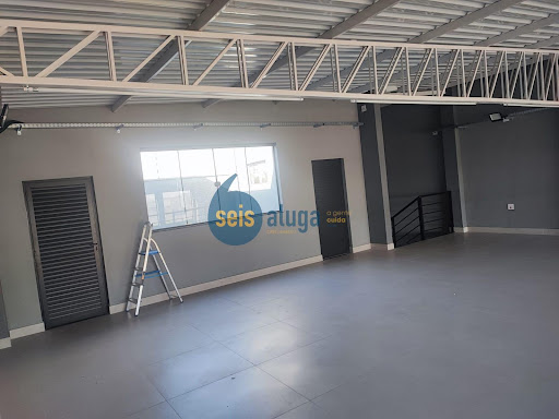 Salão Comercial para Locação em Jardim Alphacenter, SBO