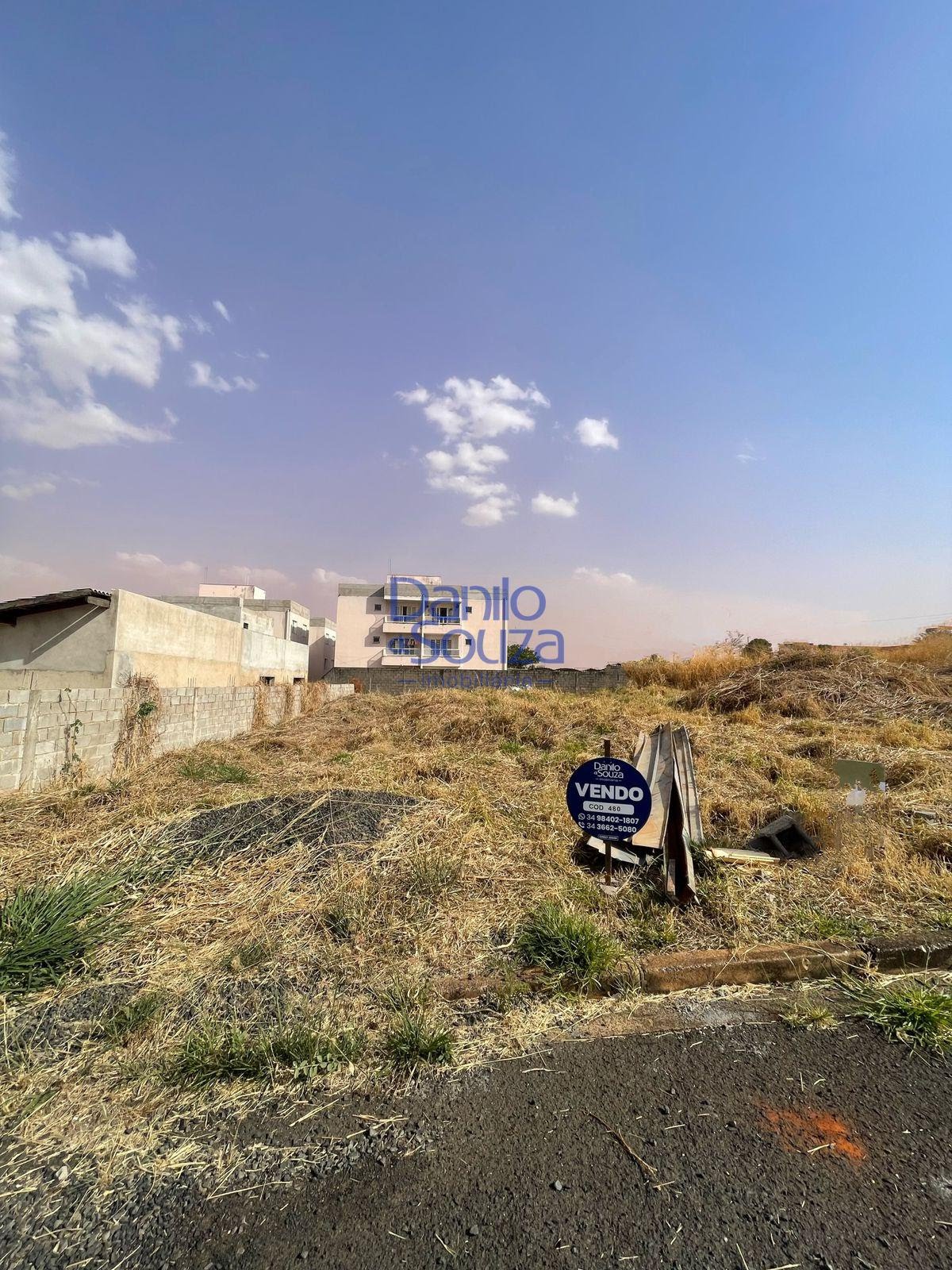 Terreno à venda com 512m² de terreno no Residencial Casa Branca, Araxá — foto principal