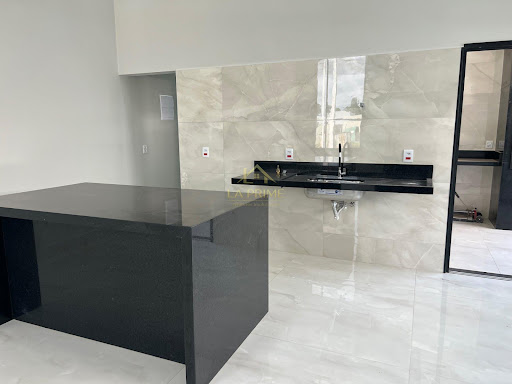 Casa em Condomínio no Jardim Novo Horizonte em Sorocaba, 138,38m²,  03 dormitórios, 01 suíte , 04 vagas de garagem.