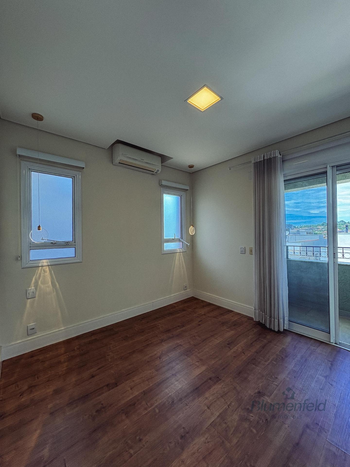 Casa à venda com 4 quartos, 4 suítes, 4 vagas e 338m² no Condomínio Real Park, Arujá (SP) — foto 14 de 28
