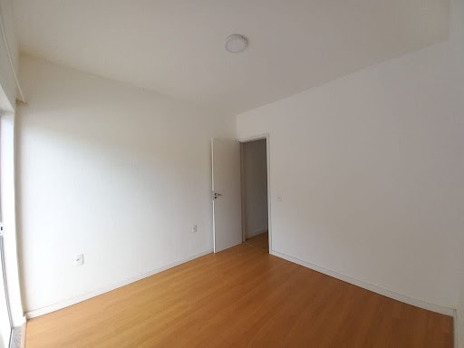 Piso superior: quarto 01
