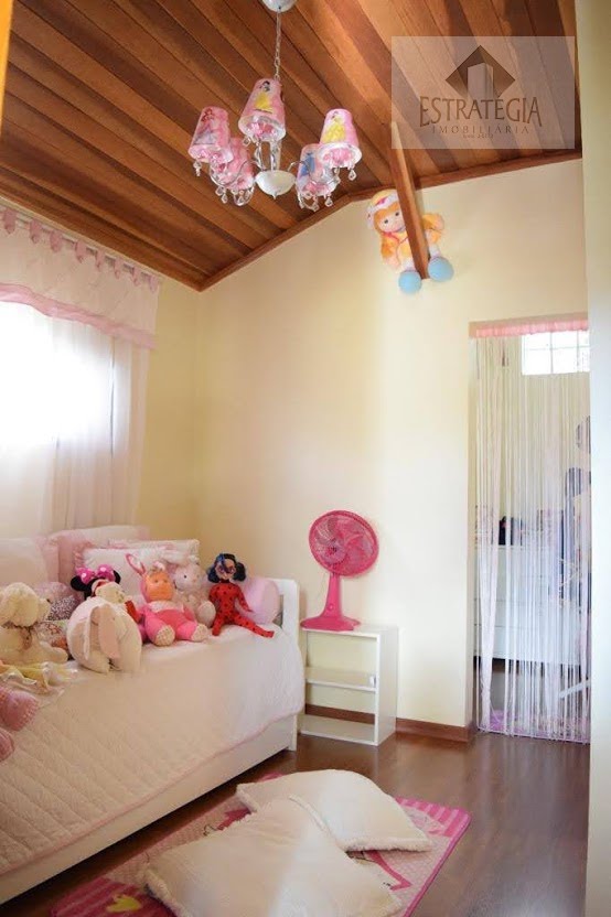 Casa à venda com 4 quartos, 3 suítes, 4 vagas e 110m² no Cascatinha, Petrópolis (RJ) — foto 11 de 25