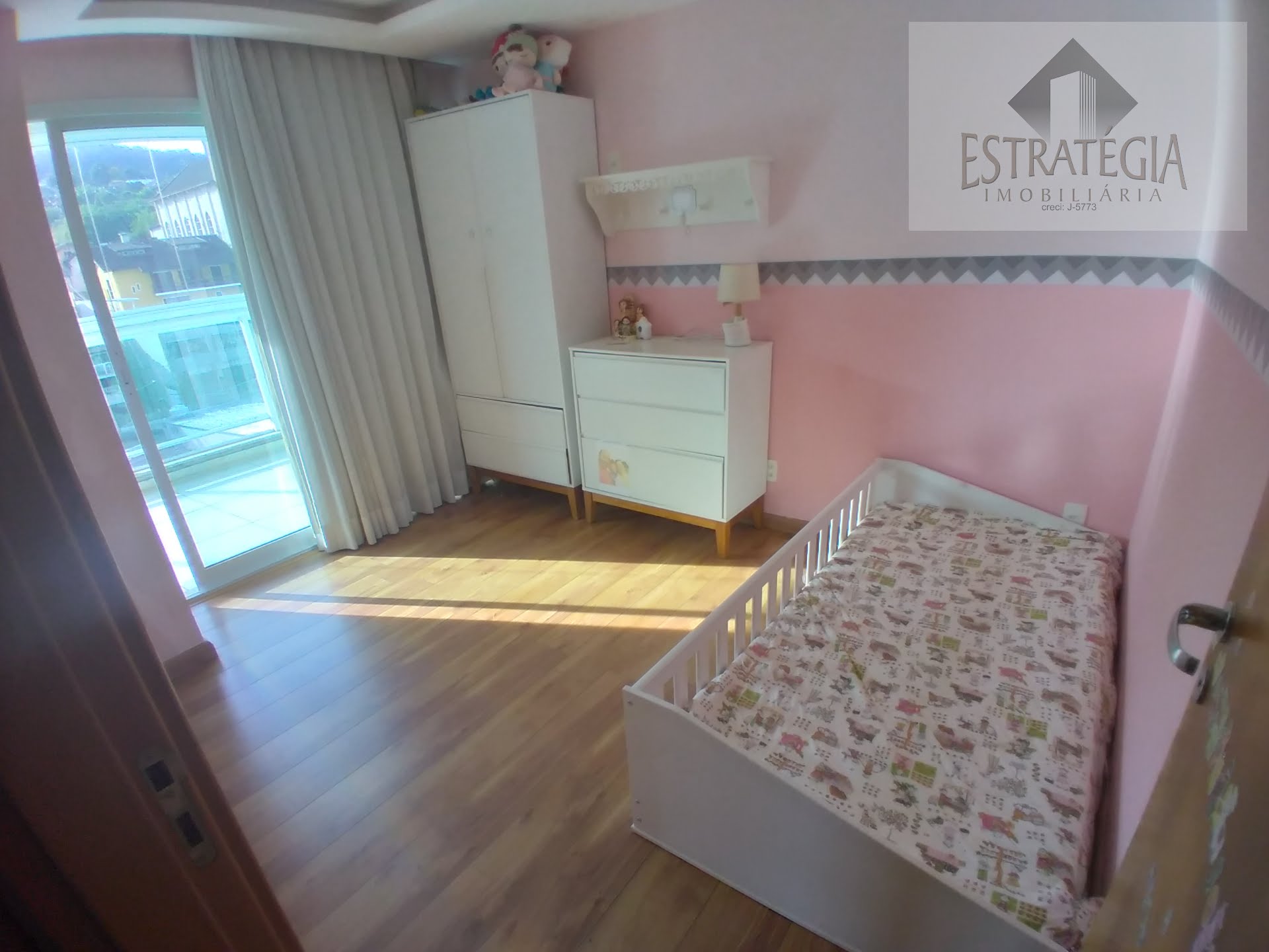 Apartamento à venda com 3 quartos, 1 suíte, 2 vagas e 120m² no Coronel Veiga, Petrópolis (RJ) — foto 19 de 27