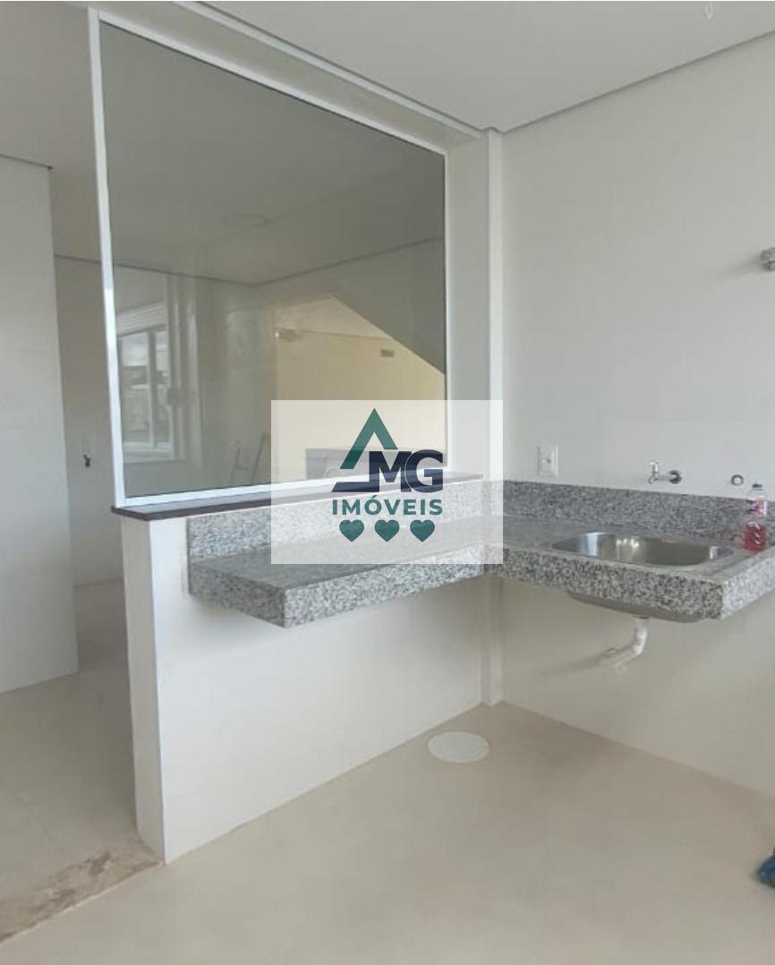 Cobertura à venda com 4 quartos, 2 suítes e 2 vagas no Centro, Três Corações (MG) — foto 2 de 10