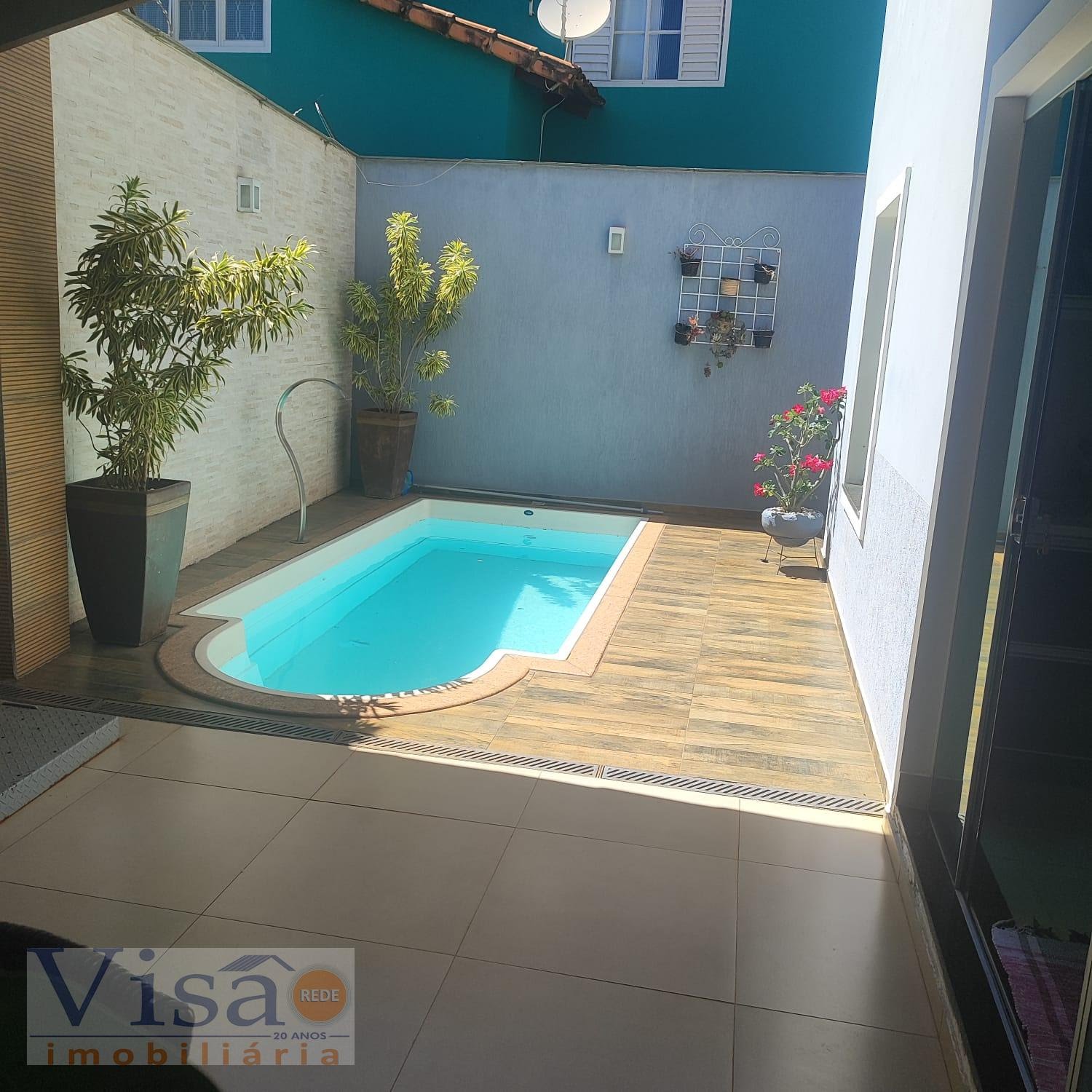 Casa à venda com 3 quartos, 1 suíte, 2 vagas e 250m² no Prado, Paracatu (MG) — foto 18 de 20