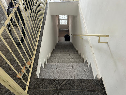 Escadas de acesso para a casa