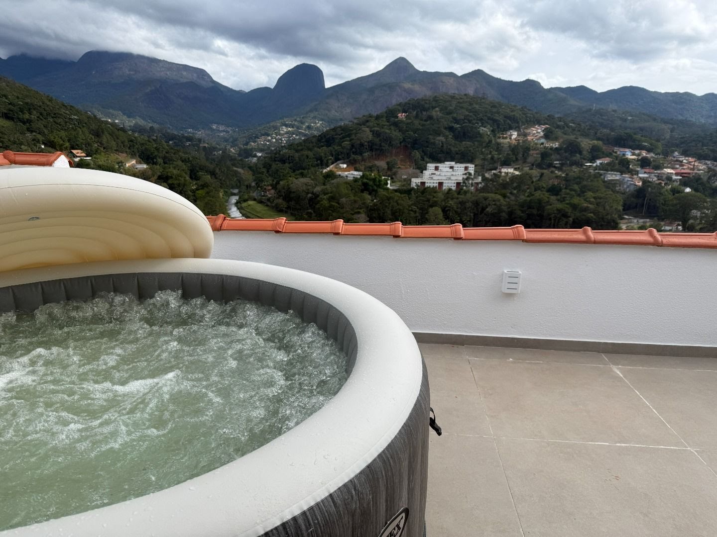 Casa à venda com 4 quartos, 5 banheiros, 1 vaga e 220m² no Golfe, Teresópolis (RJ) — foto 8 de 30