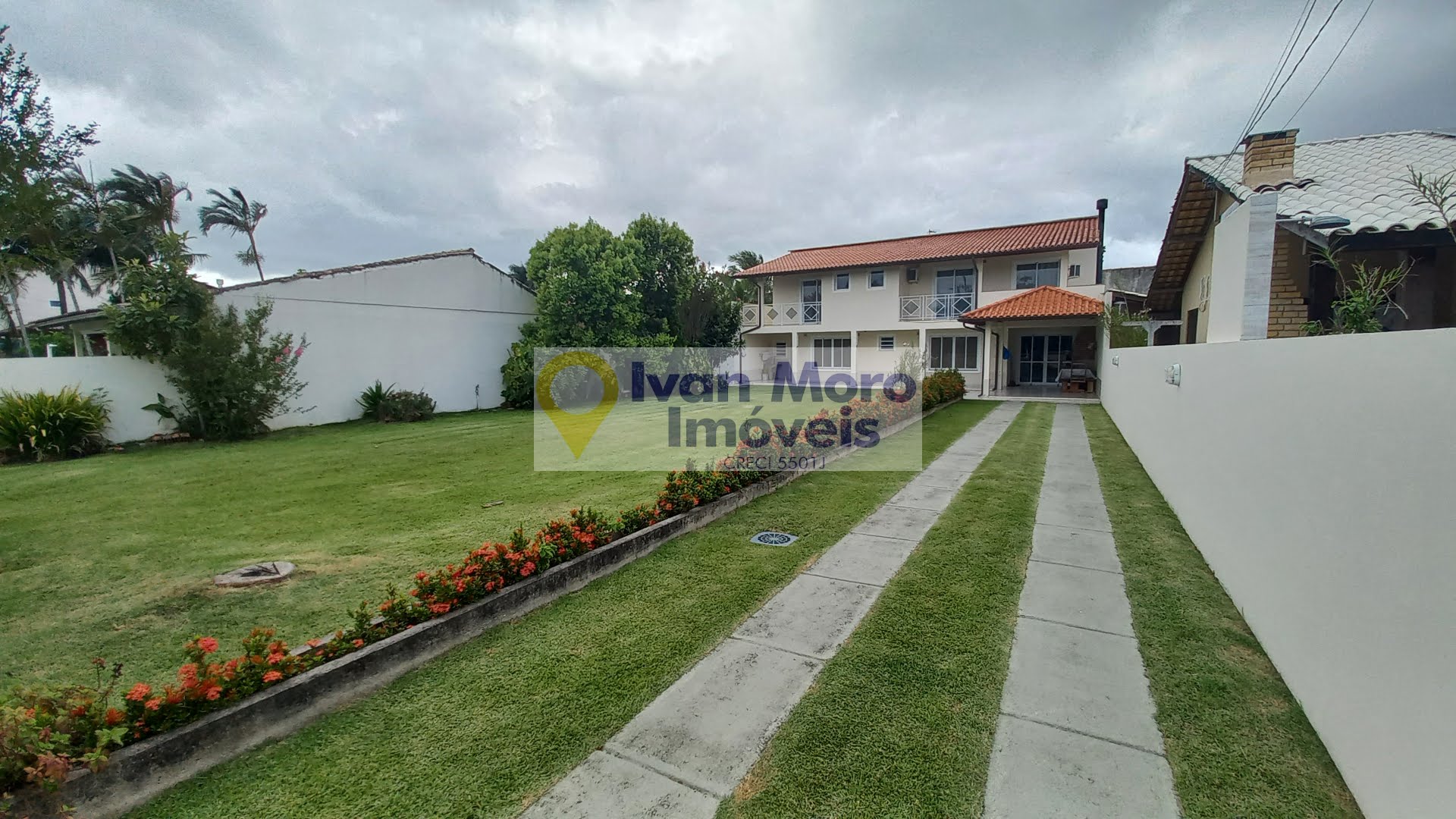 Casa para alugar com 4 quartos, 3 banheiros, 3 vagas e 150m² no Daniela, Florianópolis — foto principal
