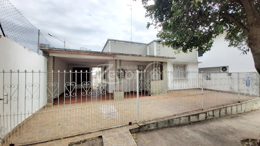 Casa em Centro  -  Adamantina