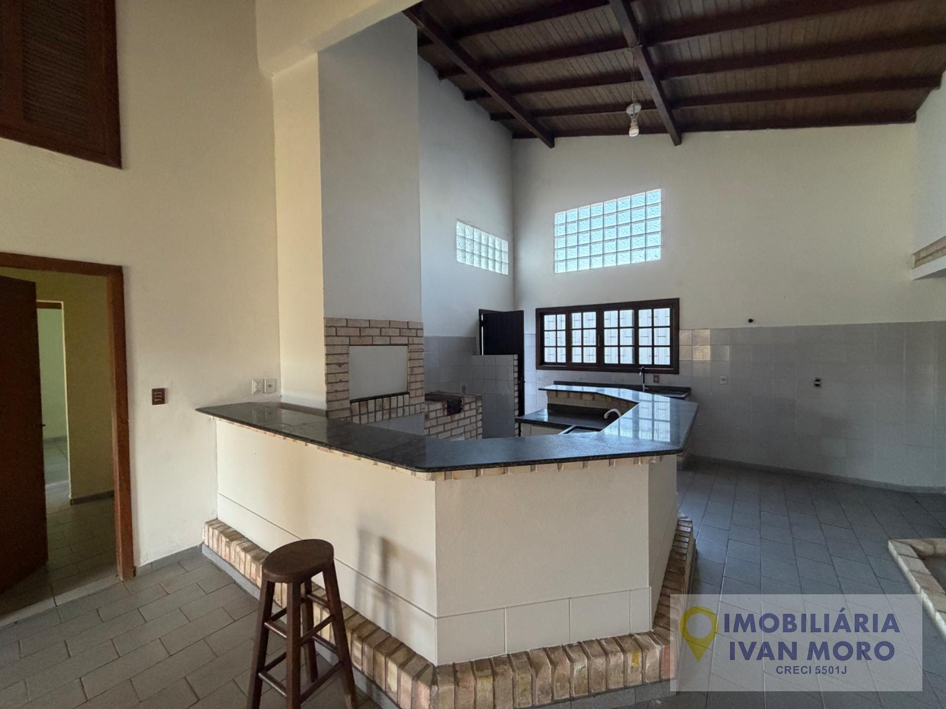 Casa à venda com 4 quartos, 2 suítes, 2 vagas e 180m² no Daniela, Florianópolis (SC) — foto 9 de 27