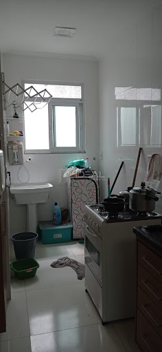 Vendo 04 apartamentos de 01 quarto no centro, sendo 02 com sacada e 02 com pequena área externa de ventilação cod 16414