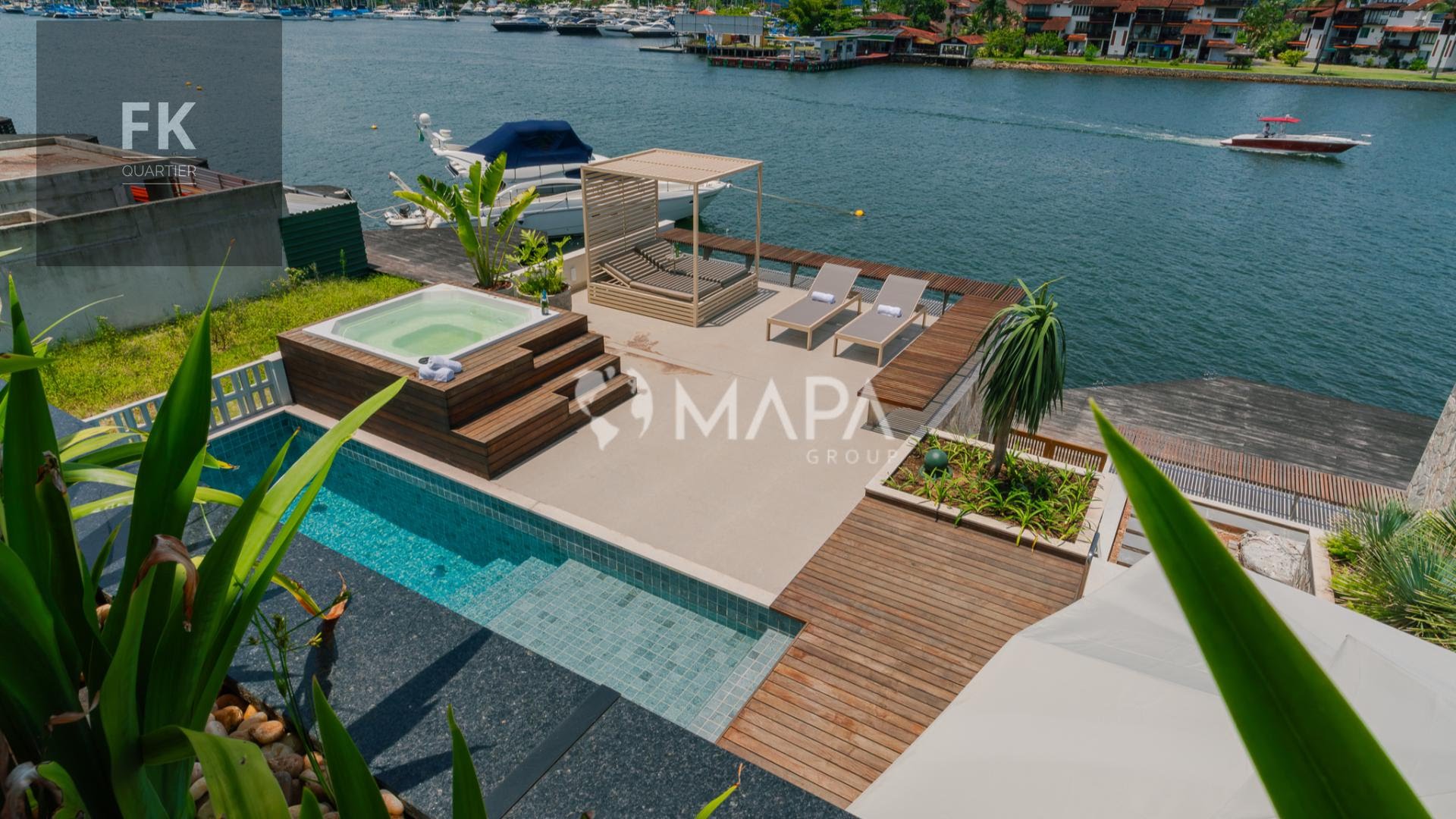 Casa à venda com 8 quartos, 11 banheiros, 10 vagas e 1300m² no Baia da Ribeira, Angra dos Reis — foto principal