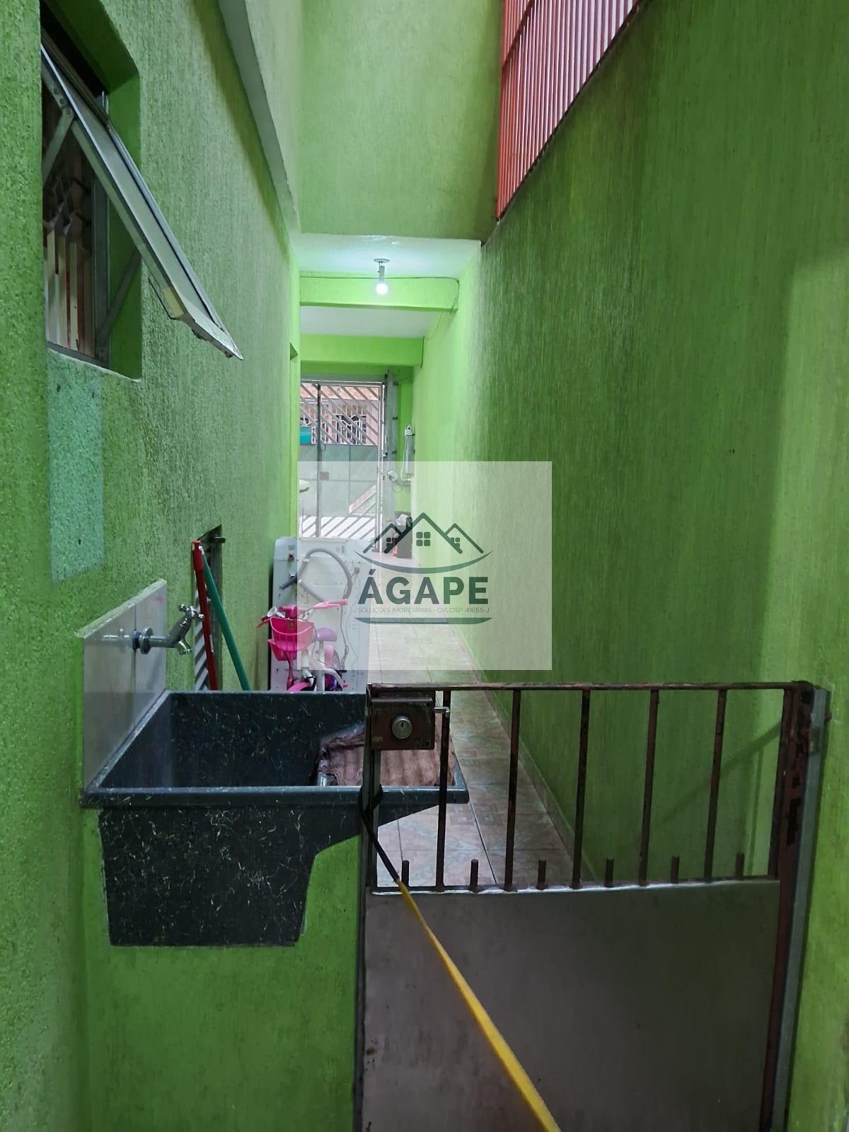 Casa à venda com 2 quartos, 2 banheiros, 2 vagas e 250m² no Jardim Saint Moritz, Taboão da Serra (SP) — foto 13 de 21