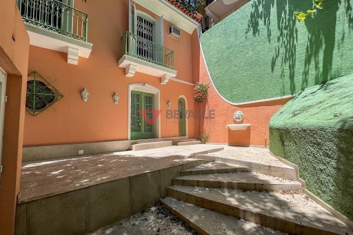 Casa à venda na Urca: 340m², 5 quartos, 2 vagas