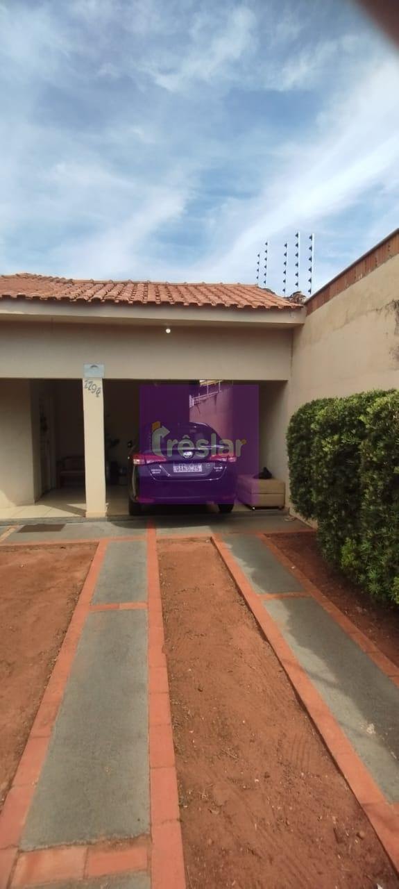 Casa à venda com 2 quartos, 2 suítes, 1 vaga e 254m² no Centro, Três Lagoas (MS) — foto 2 de 17