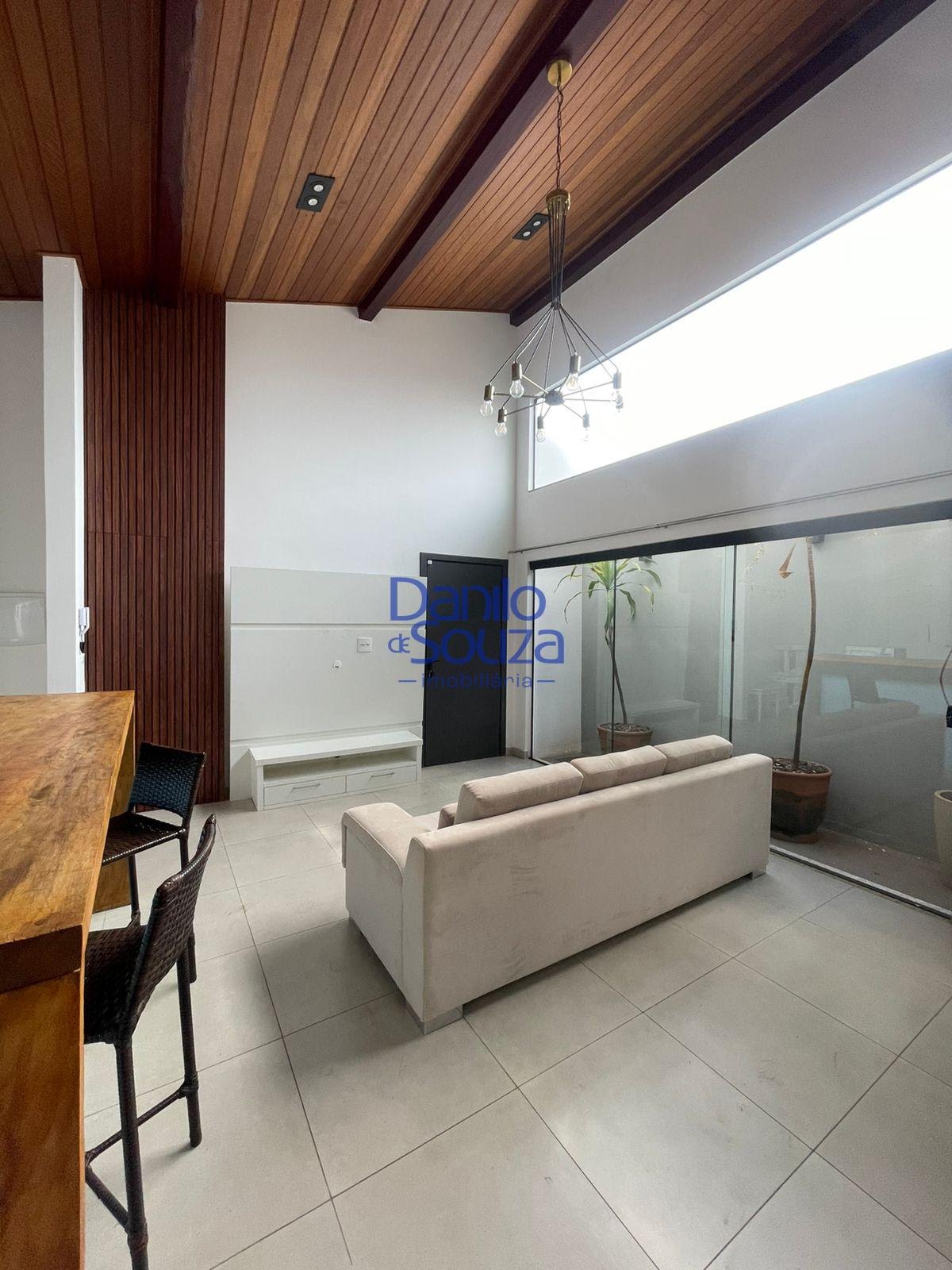 Casa à venda com 2 quartos, 1 suíte, 1 vaga e 140m² no Vila Sao Pedro, Araxá (MG) — foto 2 de 14