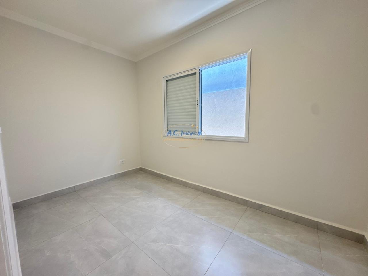 Casa à venda com 3 quartos, 2 suítes, 2 vagas e 115m² no Guilhermina, Praia Grande (SP) — foto 3 de 24