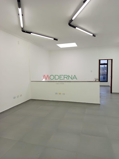 Prédio Inteiro à Venda em Taboão, SBC | 262m²