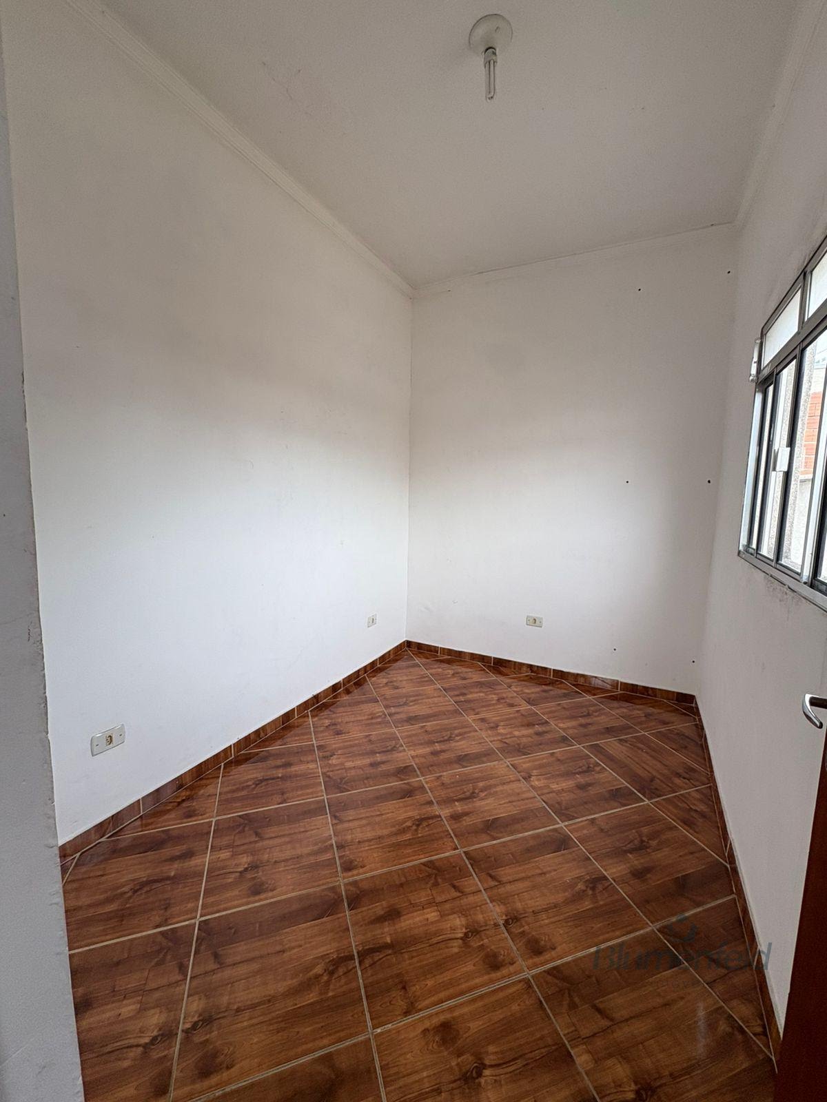 Casa à venda com 4 quartos, 1 suíte, 6 vagas e 200m² no Nova Arujá, Arujá (SP) — foto 11 de 23