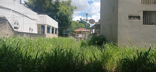 vendo ou alugo terreno super bem localizado no centro de Campos em frente à Faculdade de Direito de Campos cód 16249