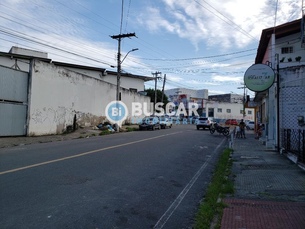 Casa à venda com 5 quartos, 2 banheiros, 3 vagas e 360m² no Queimadinha, Feira de Santana (BA) — foto 3 de 3