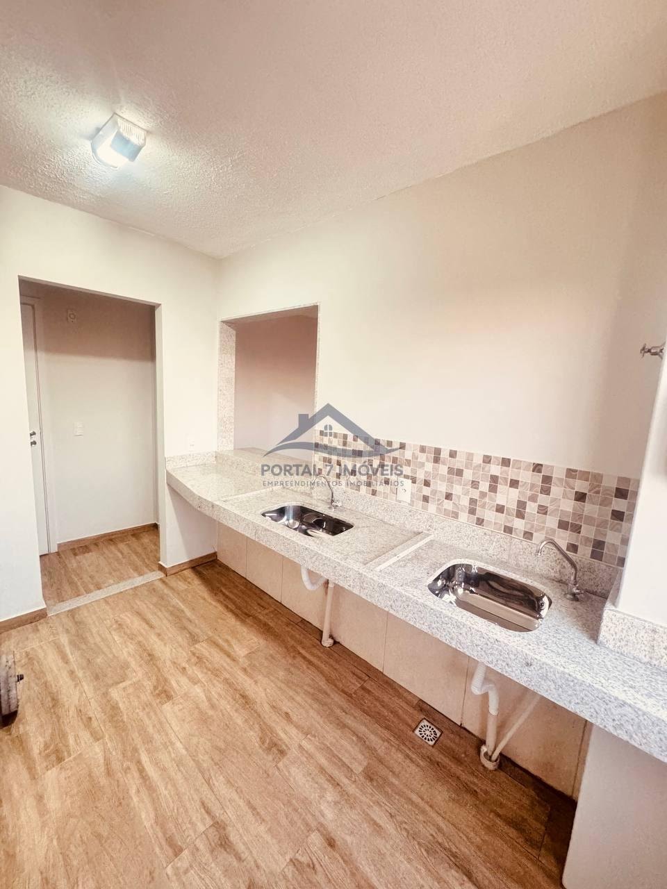 Apartamento à venda com 2 quartos, 1 banheiro, 1 vaga e 48m² no Vale das Palmeiras, Sete Lagoas (MG) — foto 3 de 9