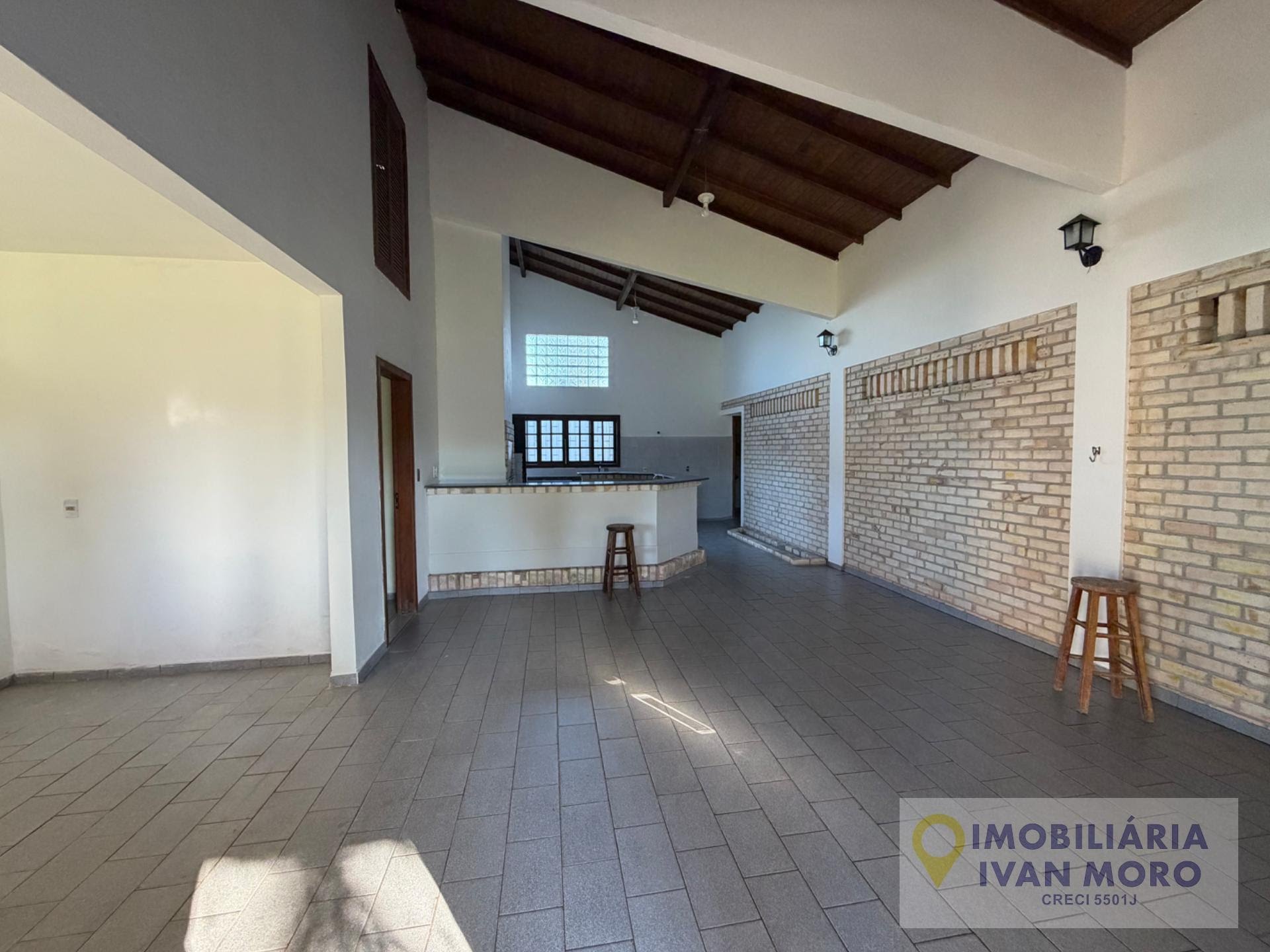 Casa à venda com 4 quartos, 2 suítes, 2 vagas e 180m² no Daniela, Florianópolis (SC) — foto 6 de 27