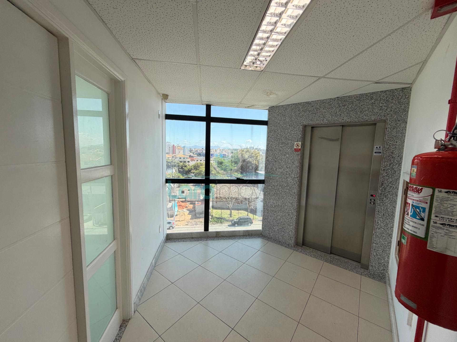 Comercial para alugar com 2 vagas e 188m² no Praia Campista, Macaé (RJ) — foto 5 de 26