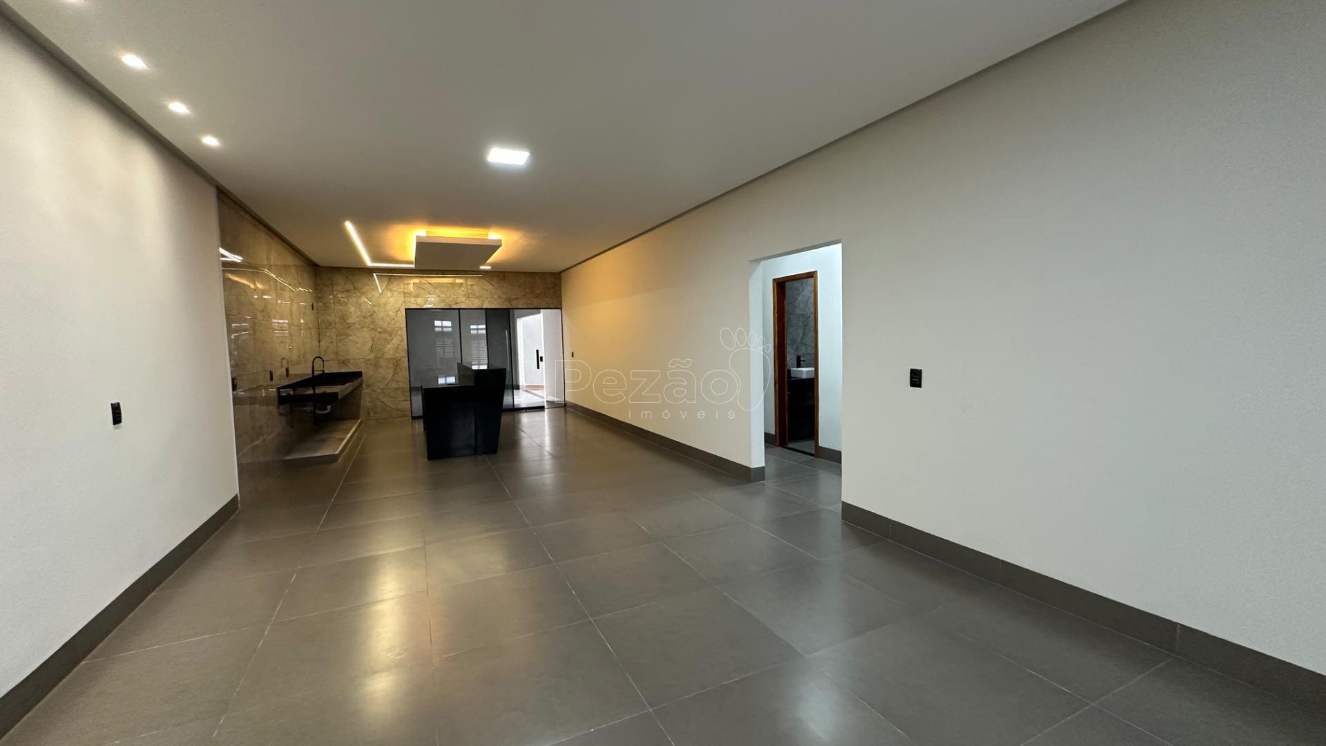 Casa à venda com 3 quartos, 2 banheiros, 2 vagas e 250m² no Terezinha Glória I, Itapuranga — foto principal