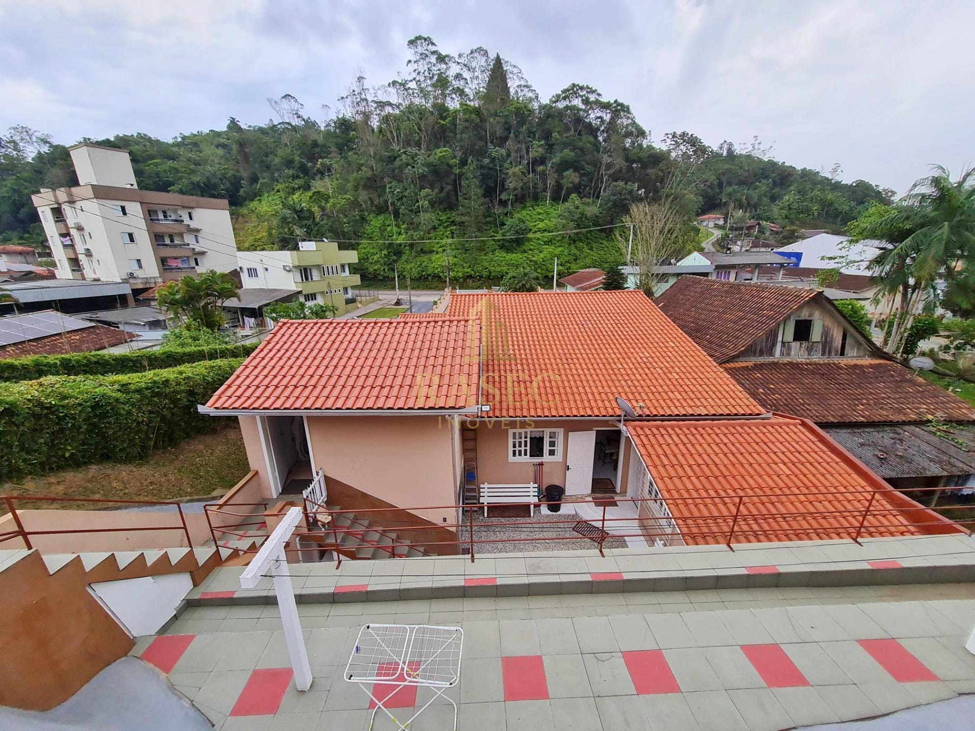 Casa à venda com 4 quartos, 1 suíte, 2 vagas e 209m² no Primeiro de Maio, Brusque (SC) — foto 16 de 18