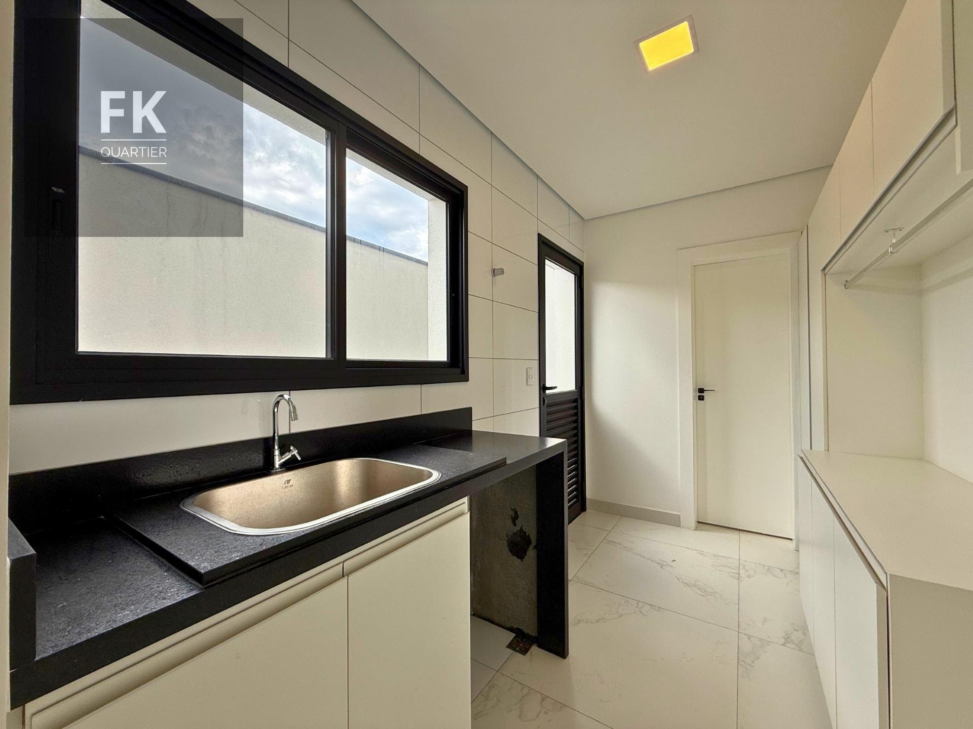 Casa à venda com 5 quartos, 5 suítes, 6 vagas e 422m² no Cidade Tamboré, Santana de Parnaíba (SP) — foto 15 de 30