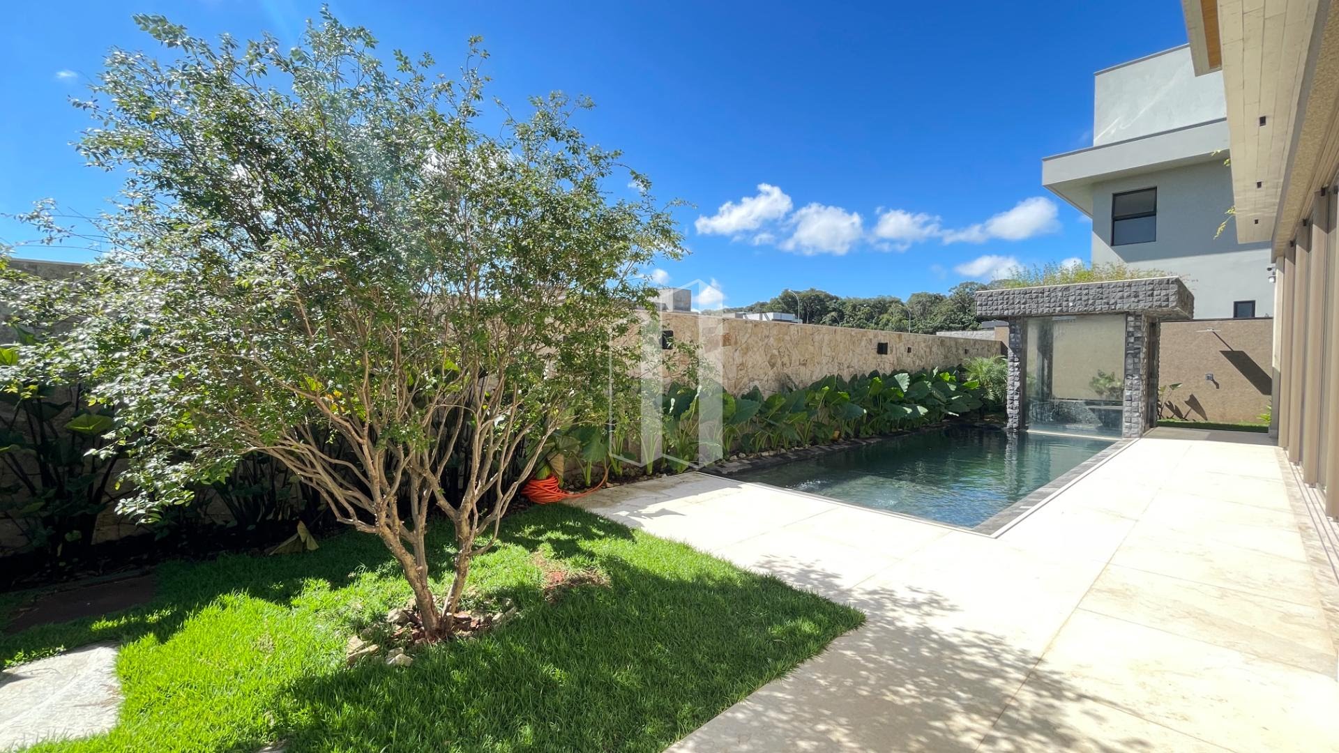Casa à venda com 5 quartos, 5 suítes, 6 vagas e 440m² no Jardins França, Goiânia (GO) — foto 9 de 30