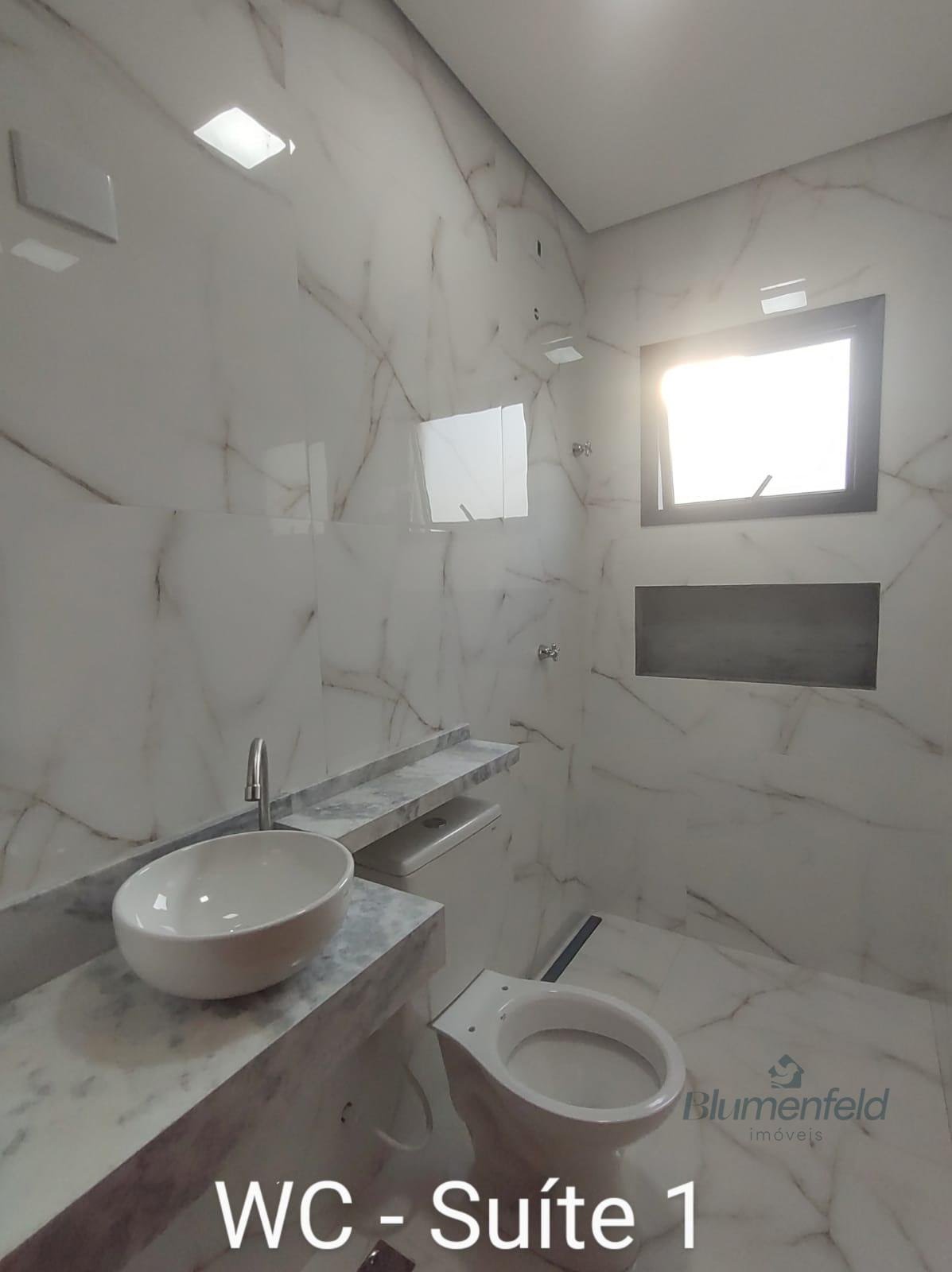 Casa à venda com 3 quartos, 3 suítes, 4 vagas e 136m² no Jardim Planalto, Arujá (SP) — foto 16 de 27