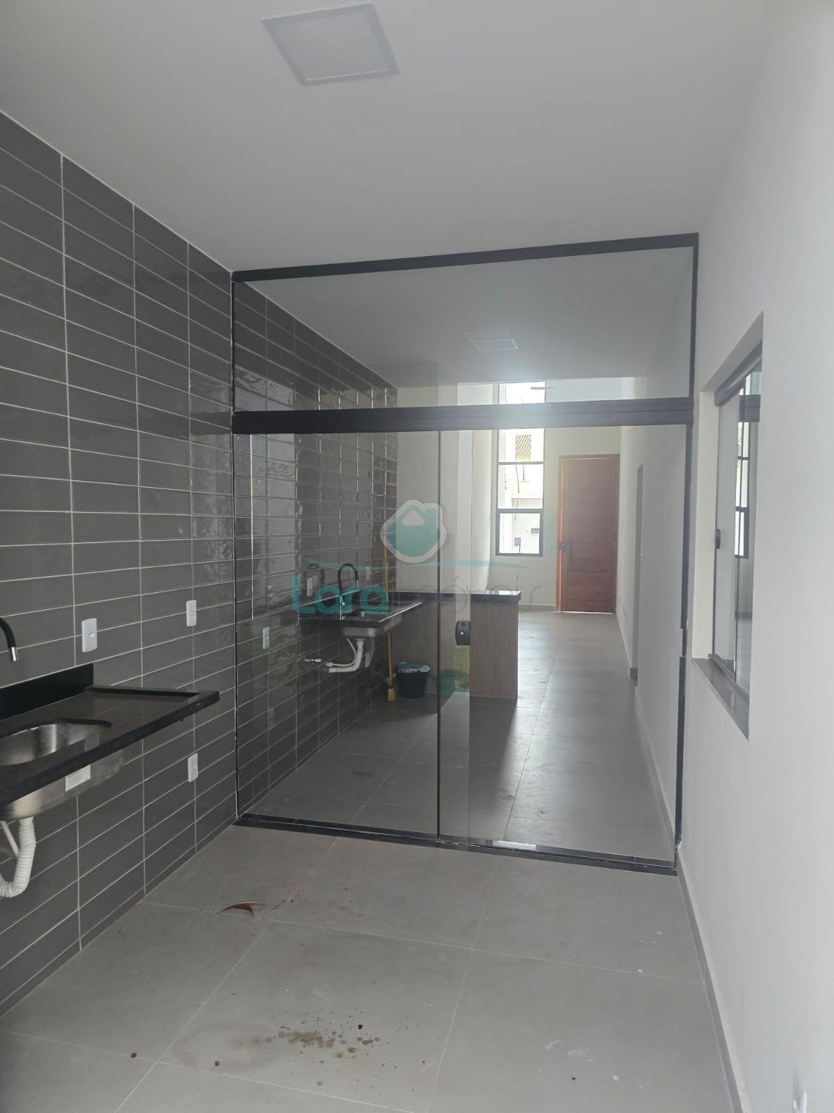 Casa à venda com 2 quartos, 3 banheiros, 1 vaga e 76m² no Vale das Palmeiras, Macaé — foto principal