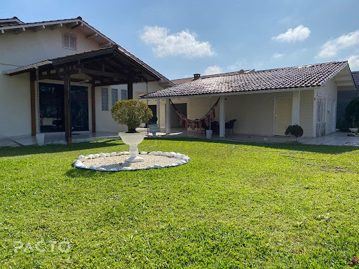 Casa em Cidade Alta -  Araranguá  COM ÓTIMO TERRENO MEDINDO 23,50 X 25,00 