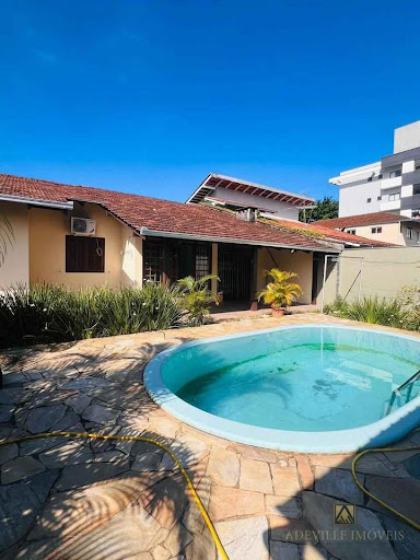 Casa em Saguaçu  -  Joinville