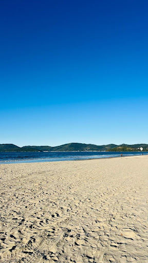Locação de Temporada - Casa Beira mar para alugar com 4 quartos - Perequê - Porto Belo/SC