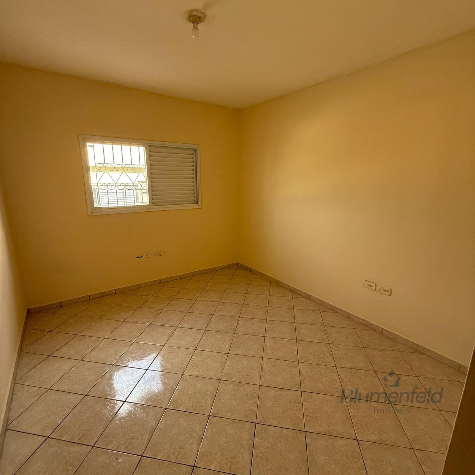 Casa para alugar com 3 quartos, 1 suíte, 2 vagas e 250m² no Jardim Rincão, Arujá (SP) — foto 8 de 17