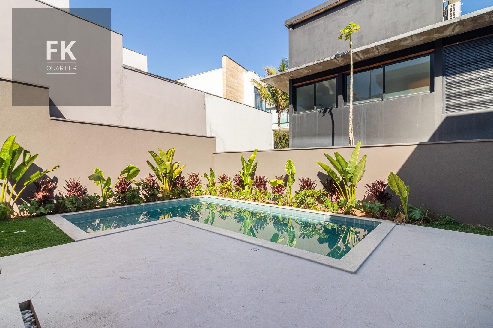 Casa à venda com 4 quartos, 4 suítes e 334m² no Alphaville, Santana de Parnaíba (SP) — foto 2 de 30