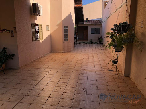 Casa térrea à venda na Cohafama, Campo Grande: 3 dormitórios, 2 suítes, 3 banheiros por R$490.000. Aproveite!