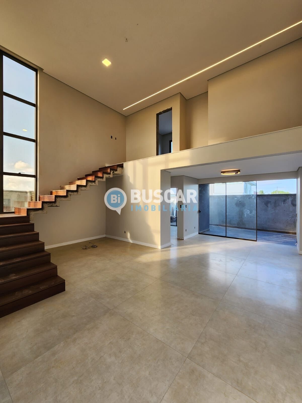 Casa à venda com 4 quartos, 4 suítes, 4 vagas e 300m² no Sim, Feira de Santana (BA) — foto 3 de 18