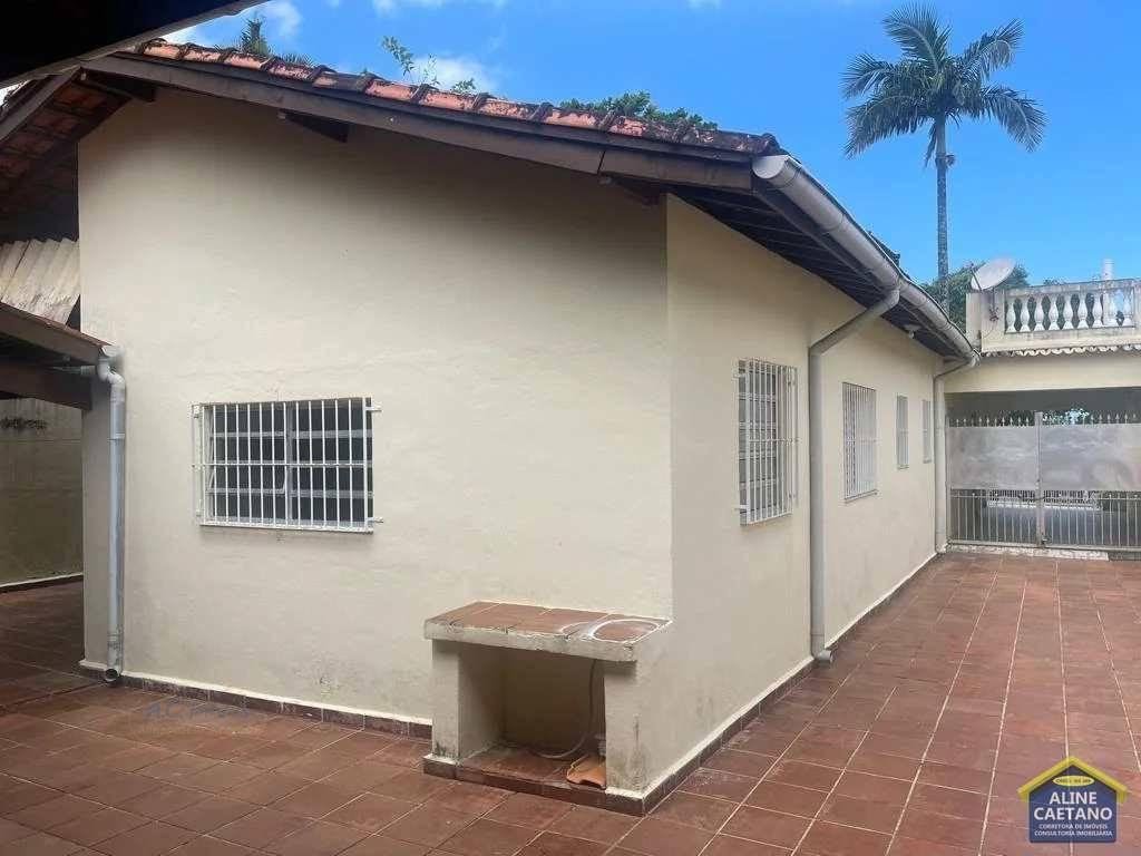 Casa à venda com 4 quartos, 3 banheiros, 5 vagas e 124m² no Solemar, Praia Grande — foto principal